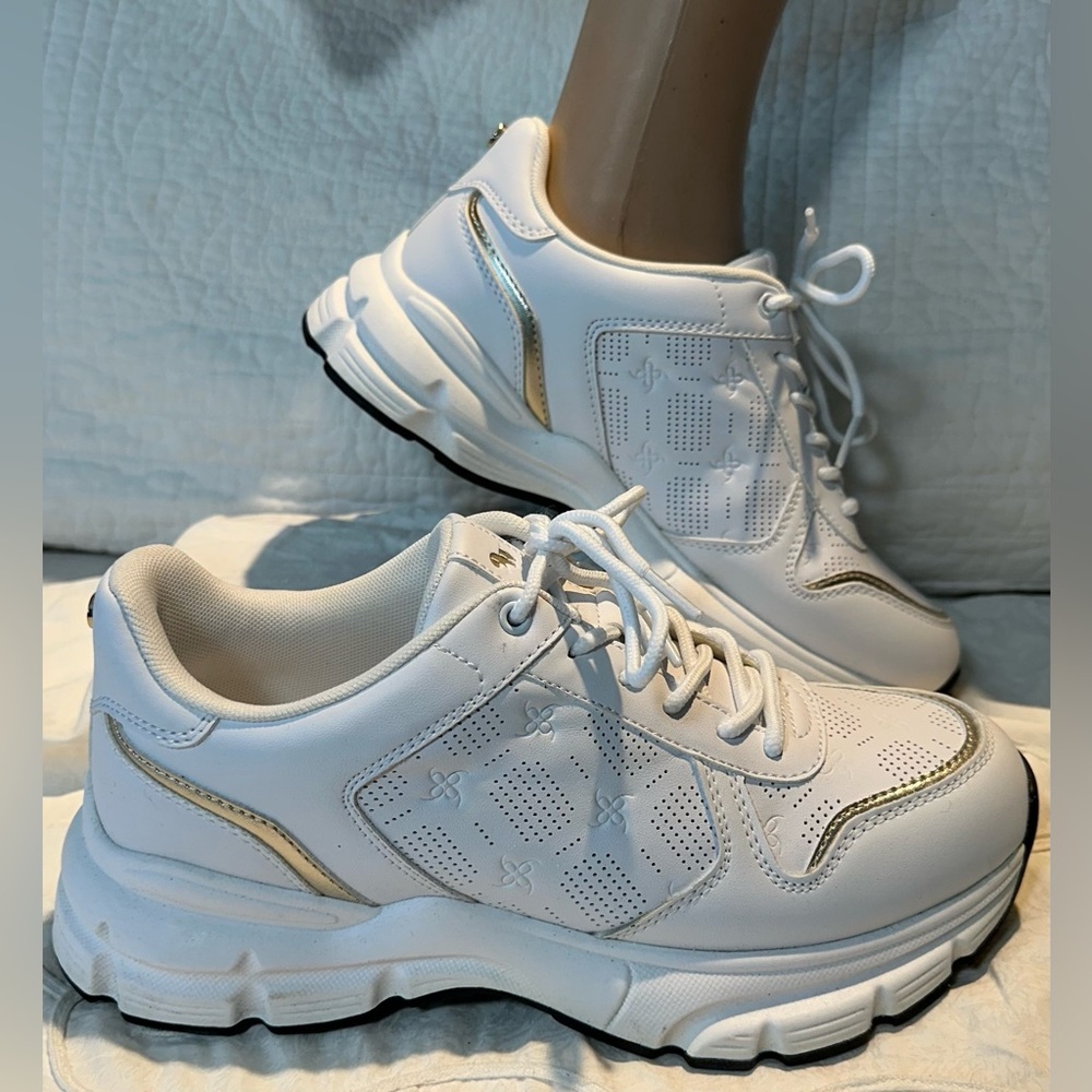 Gorgeous NINE WEST WOMENS BASK SNEAKERS